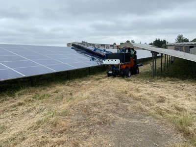 Solarparkreinigung bundesweit - PV Solarreinigung - Freiflächenanlagen